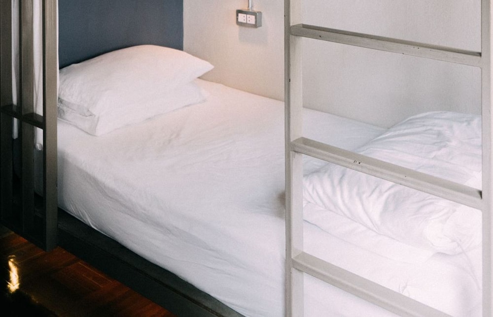 MONOMER HOSTEL BANGKOK 24/50