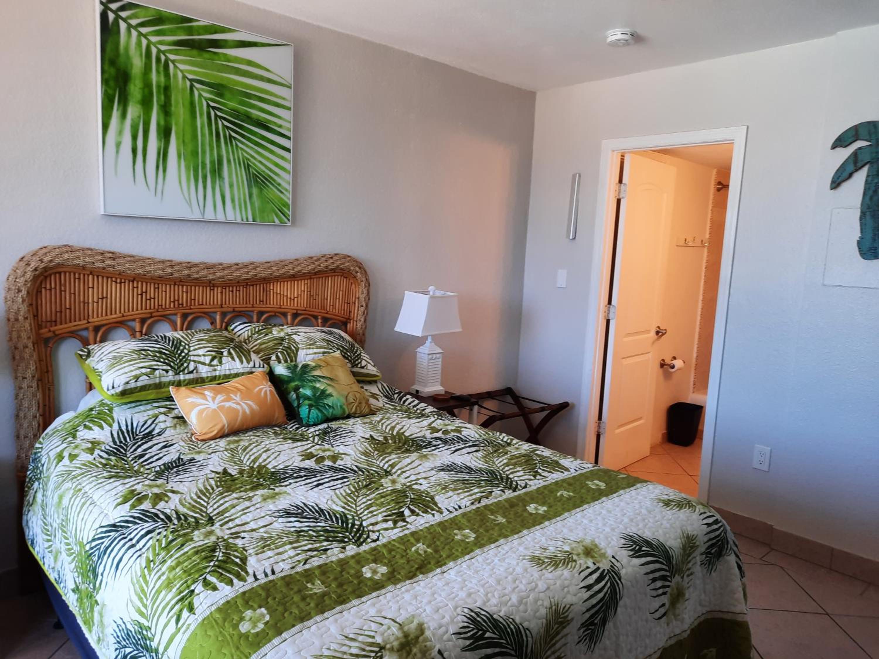 Studio, Queen Bed, Ocean View