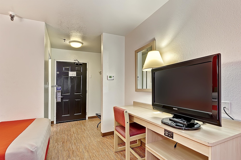 Motel6 Glenview, IL - Chicago North 47/60