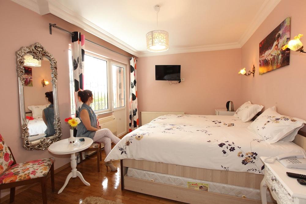 Yesim Suites 4/35