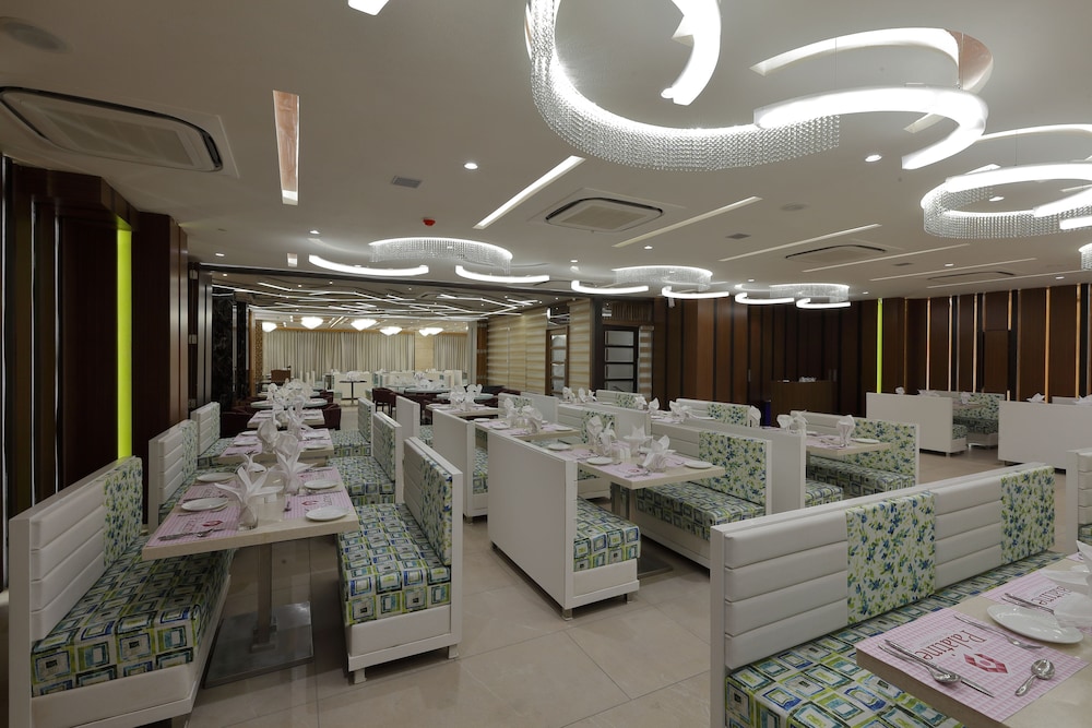 HOTEL PRAGATI THE GRAND 29/42