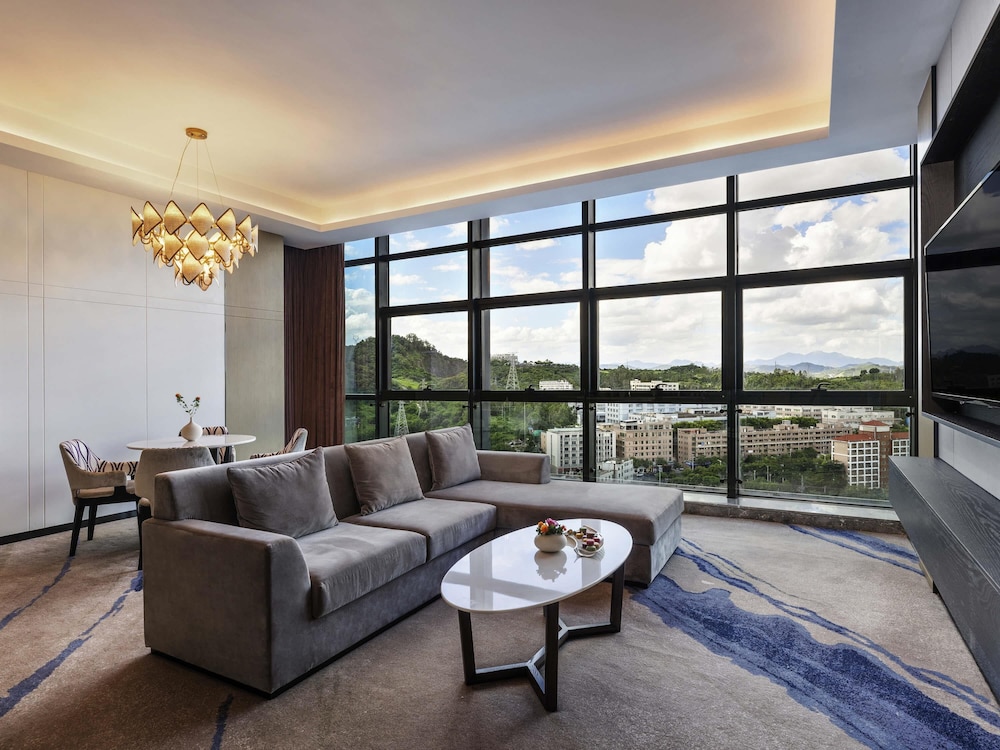 Mercure Shenzhen Pinghu 47/72