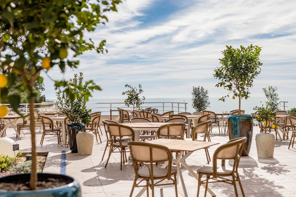 Le Meridien Beach Plaza 56/75