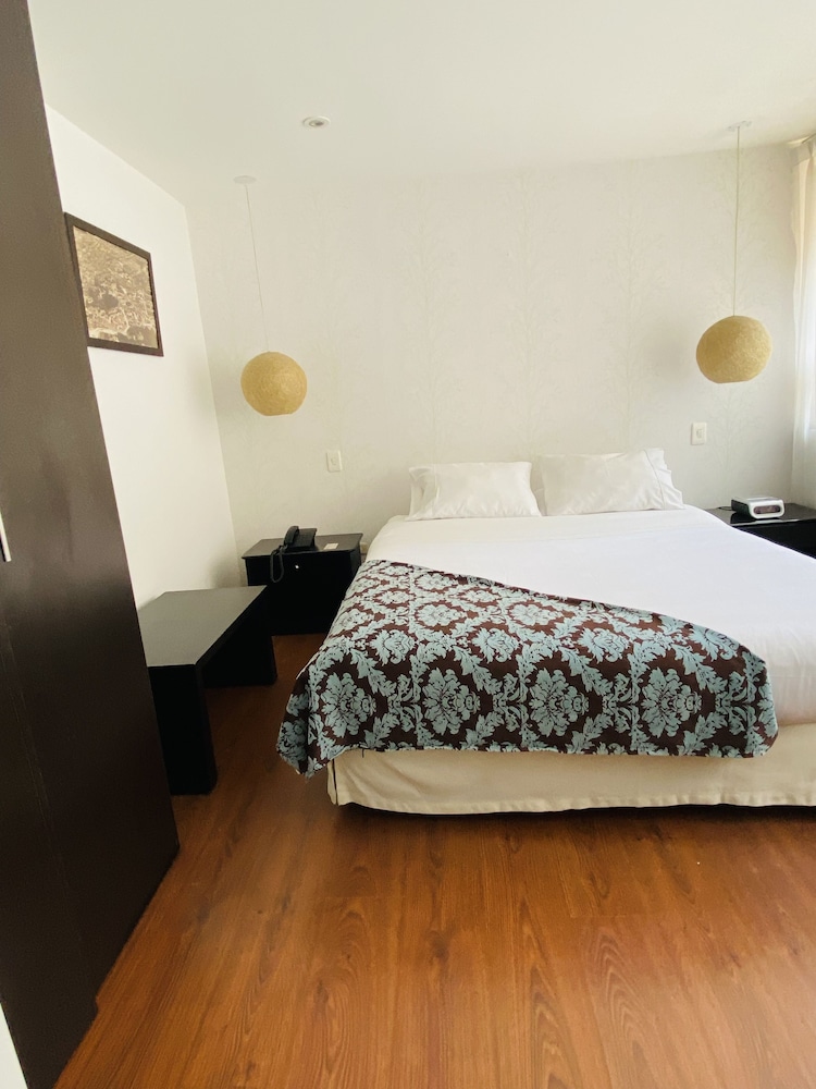 Hotel Retiro 84 By Mij Hotels 11/50