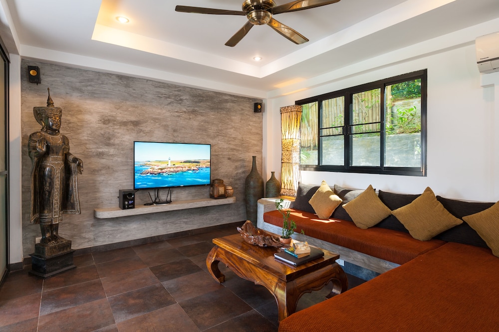 Koh Tao Heights Boutique Villas 8/25