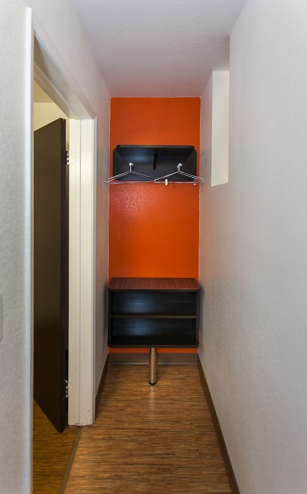Motel6 Hollywood, CA - Los Angeles 7/50