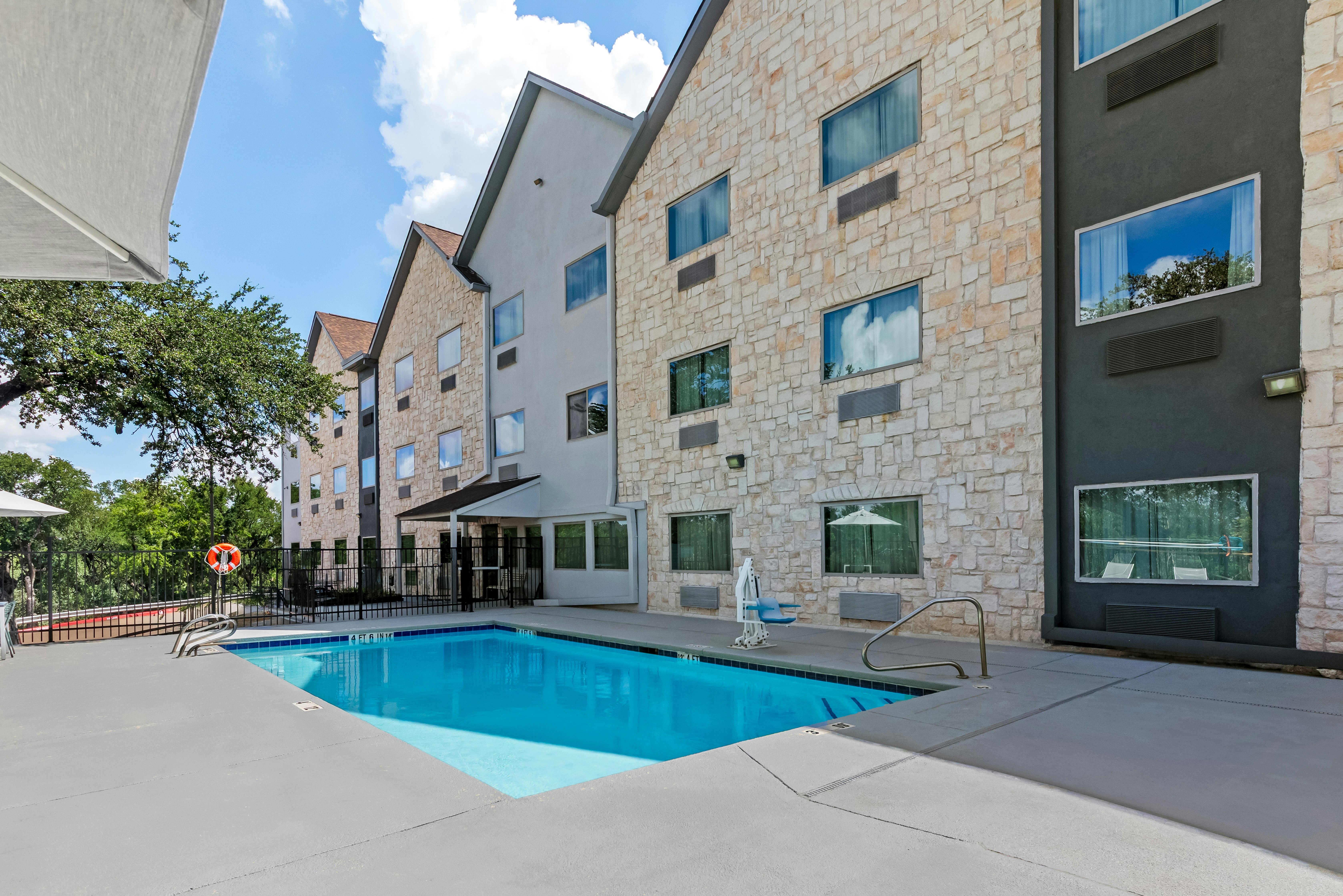 Spark by Hilton Round Rock 1/18