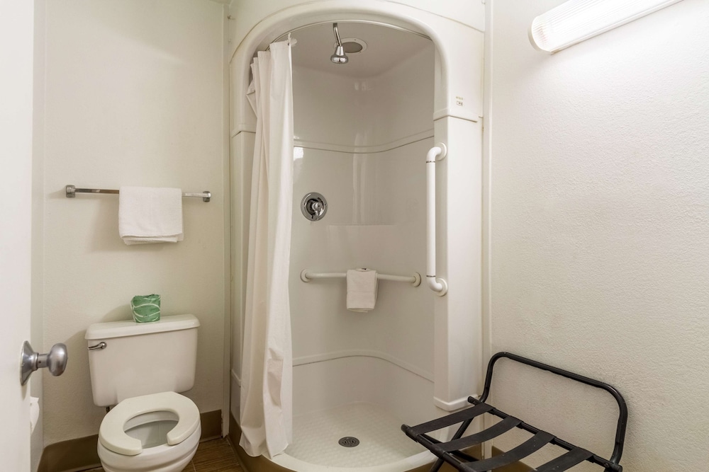 Motel6 Garland, TX - Dallas 42/44