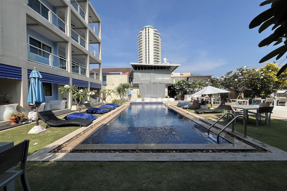 Surf and Sand Resort 52/57