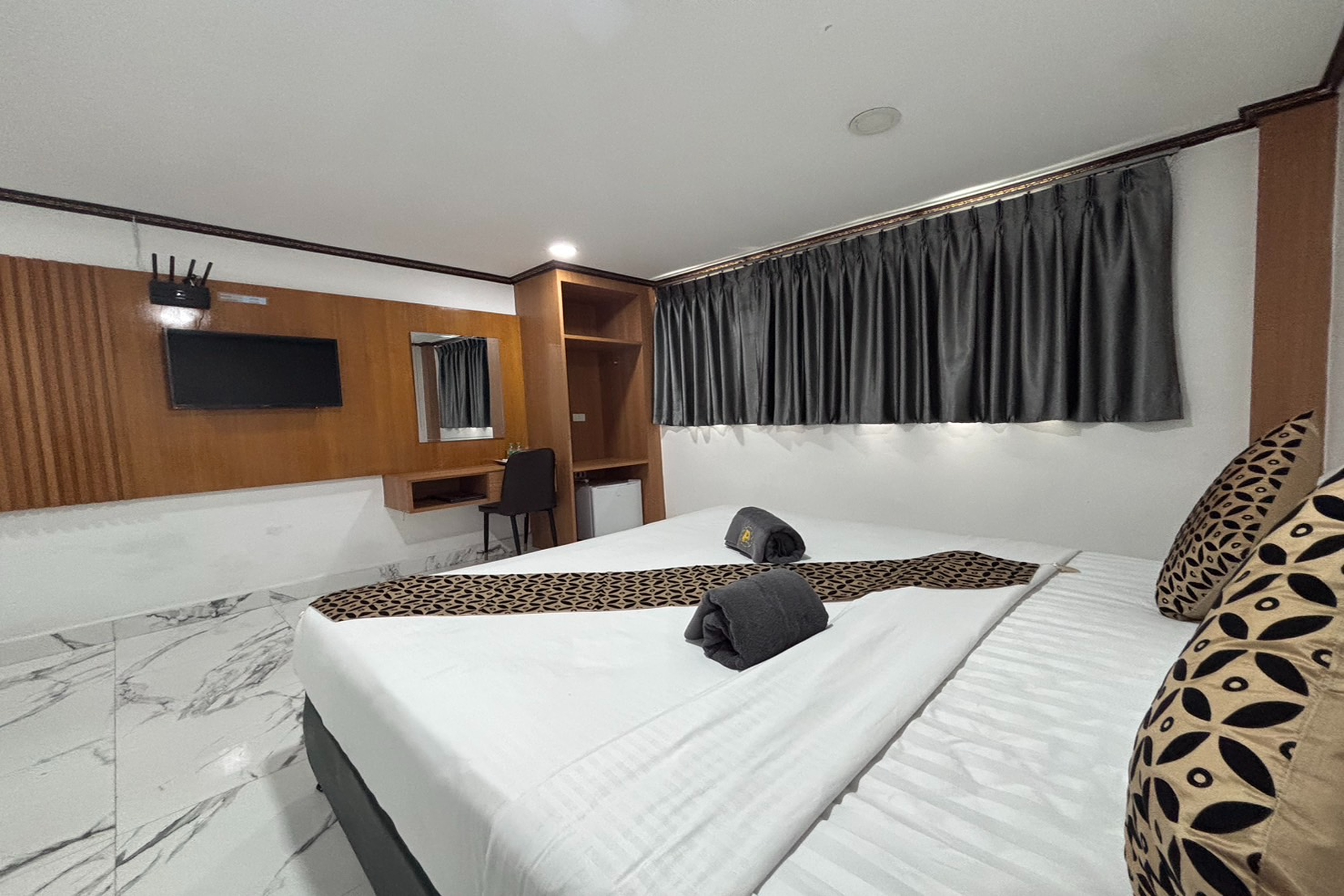 Deluxe, Double Bed