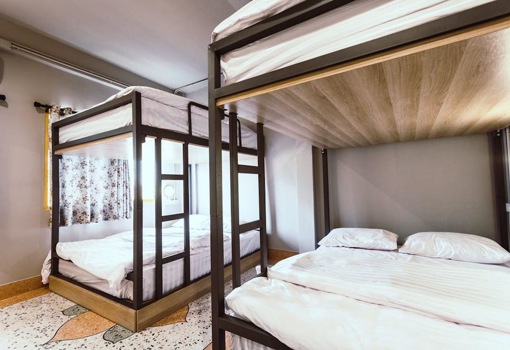 Merge Hostel 29/53