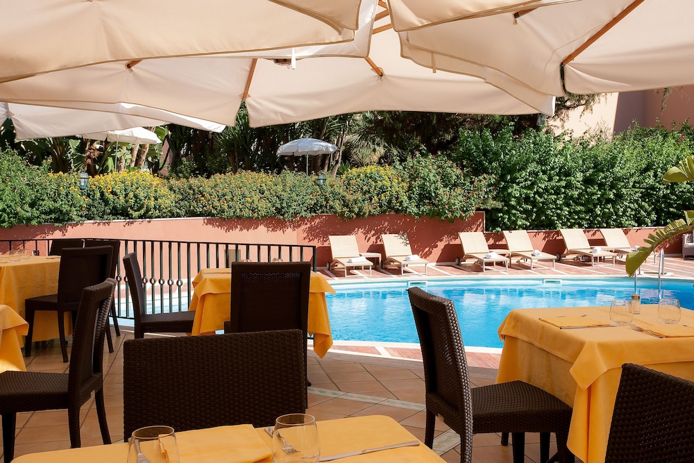 Imperial Hotel Tramontano 34/39