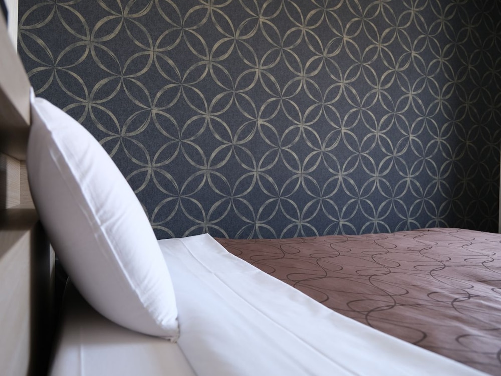 Swanky Hotel Otomo 16/36