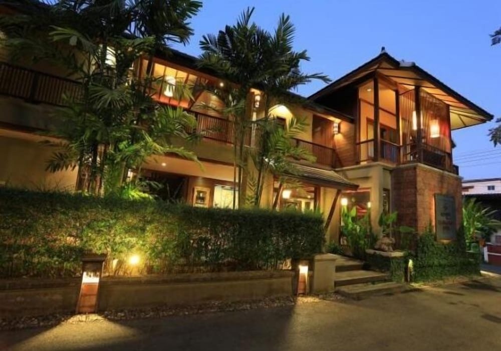 Baan La Poon Hotel 3/21
