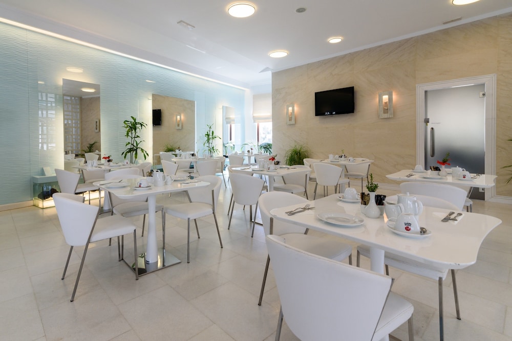 La Mer Deluxe Hotel and Spa 54/75