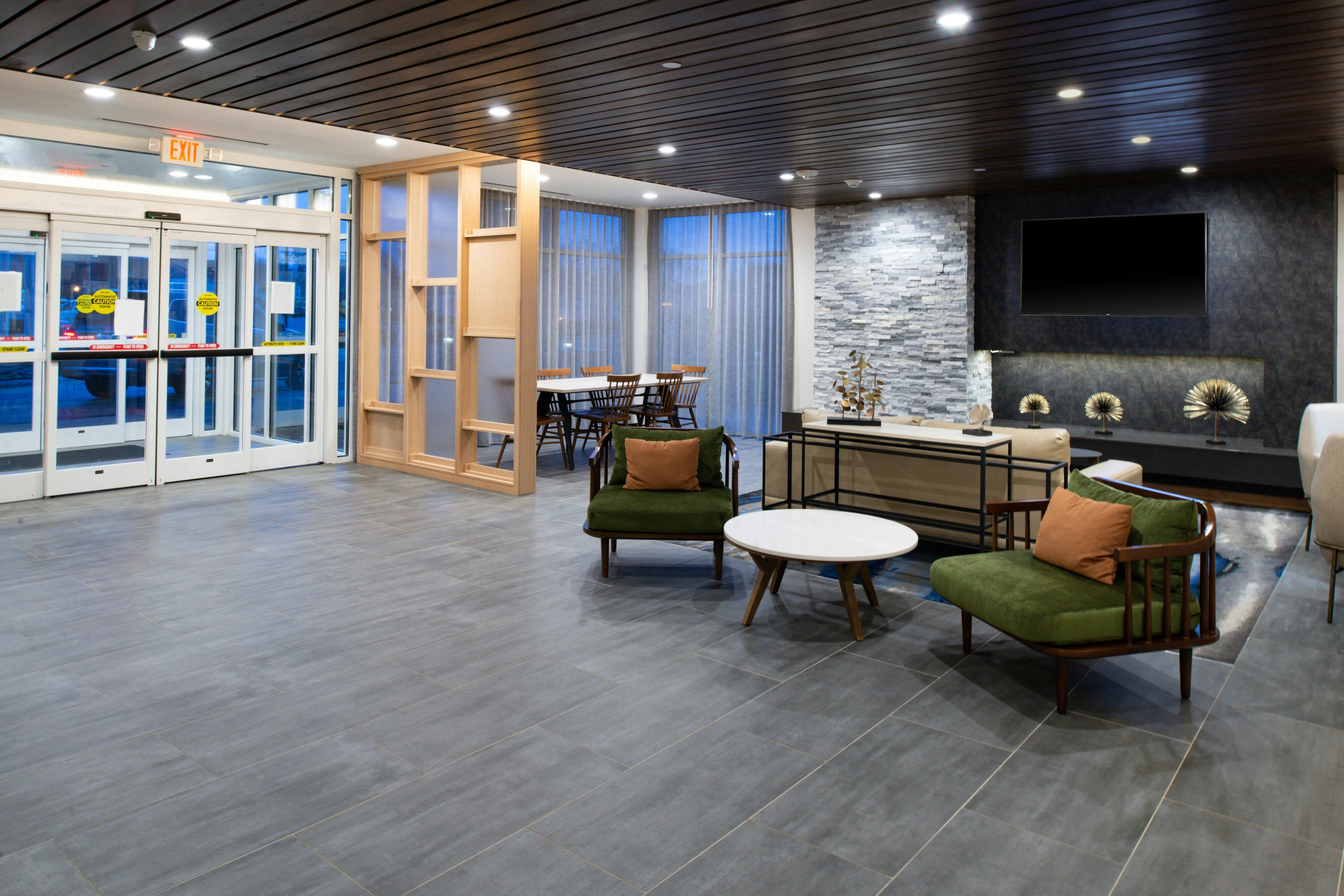 Fairfield Inn & Suites by Marriott Charlotte University Research Park 16/17