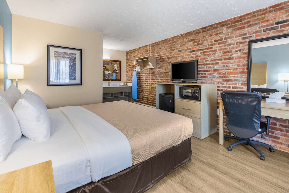Econo Lodge Middlesboro, KY 13/31