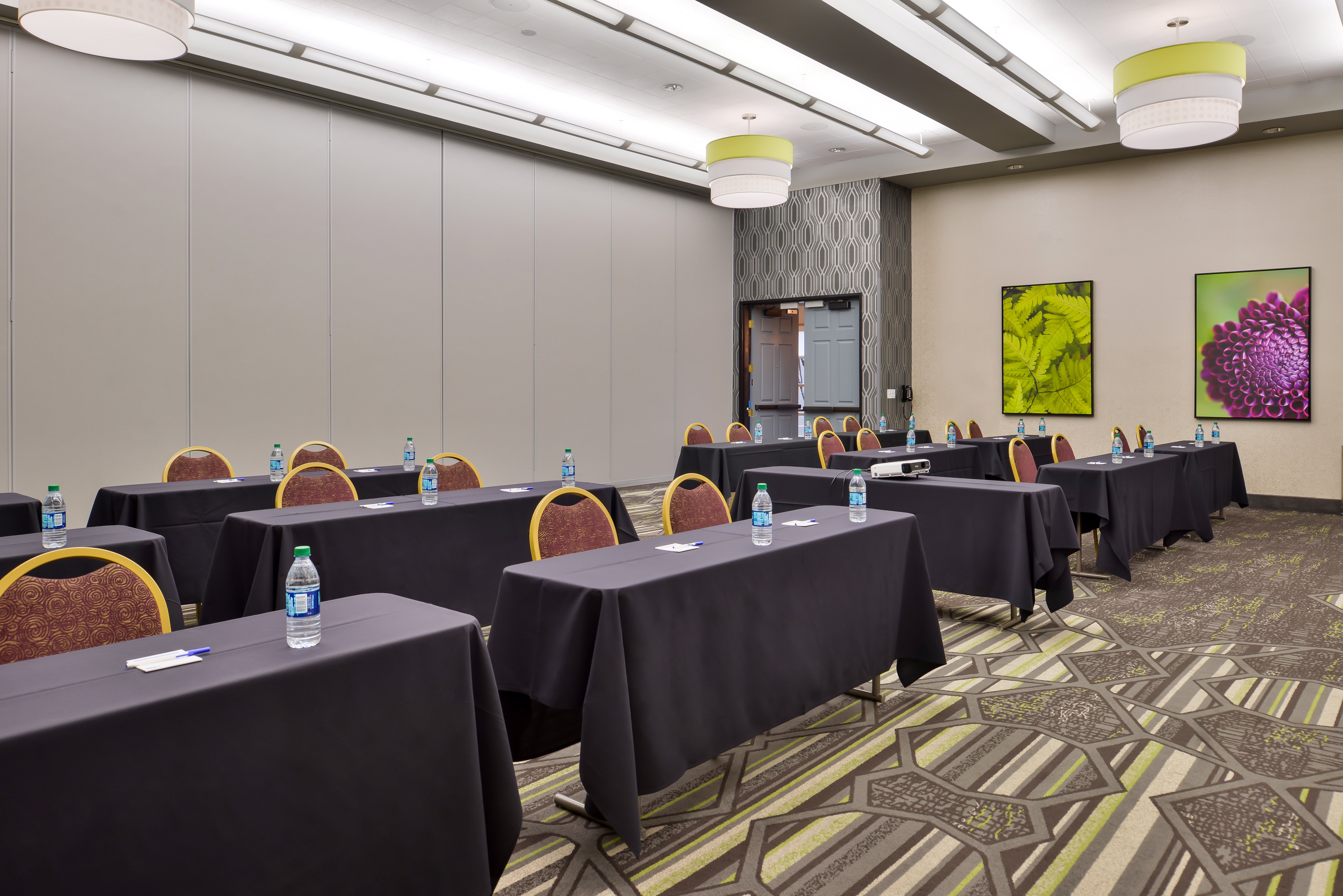 Holiday Inn Express Hotel Suites Elk Grove Ctrl Sacramento S An Ihg Hotel 37/42