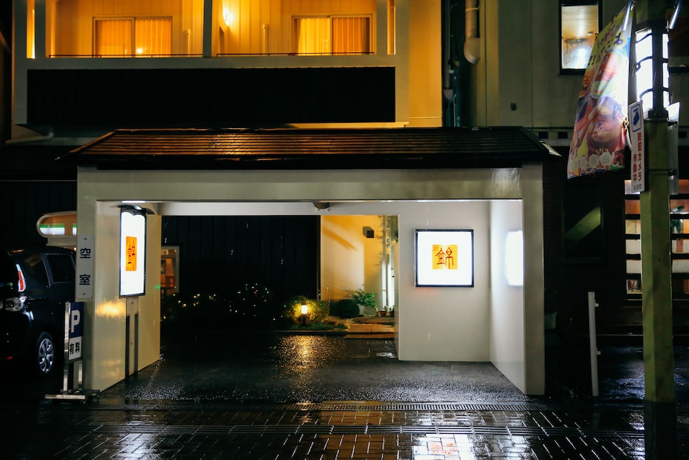Shinnishiki Hotel 4/68