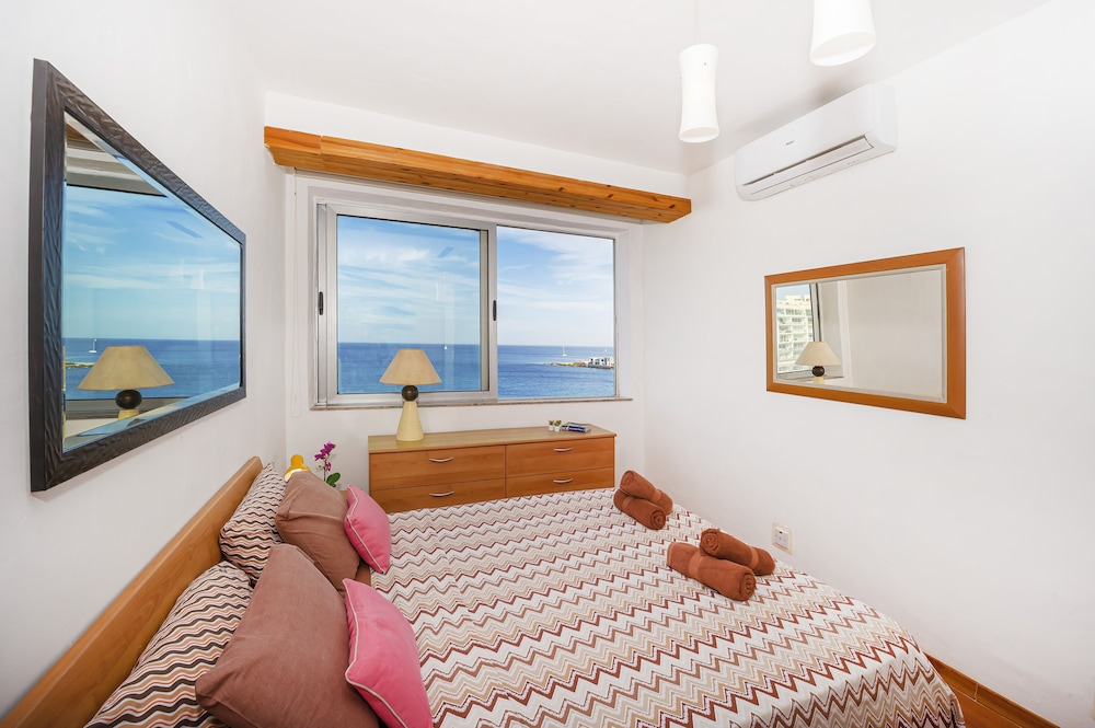 Spinola Bay Apartment 5/40