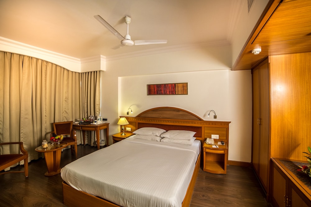 Fariyas Hotel Mumbai 18/50