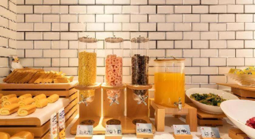Echarm Hotel (Guangzhou Tiyu West Road Subway Station) 36/48