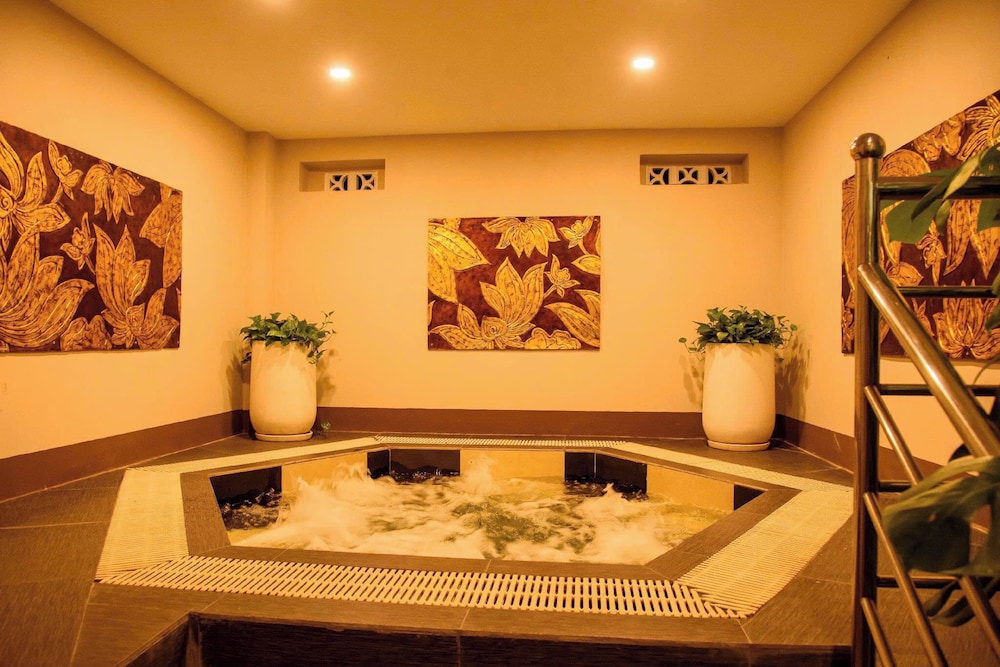 swimming pool spa