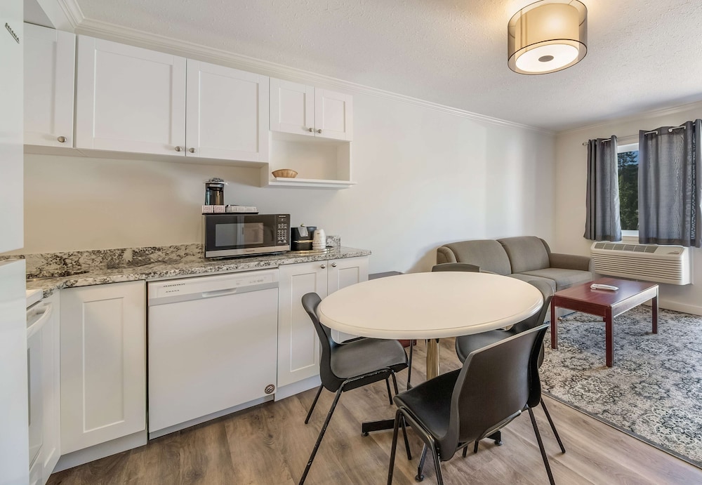 Surestay By Best Western Rossland Red Mountain 34/48