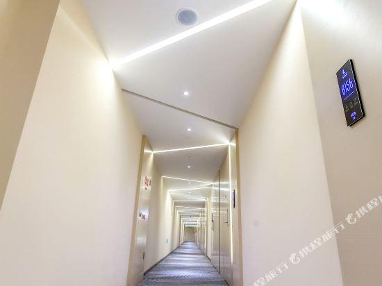 Lavande Hotel (Tianjin People's Hospital Metro Station) 39/55