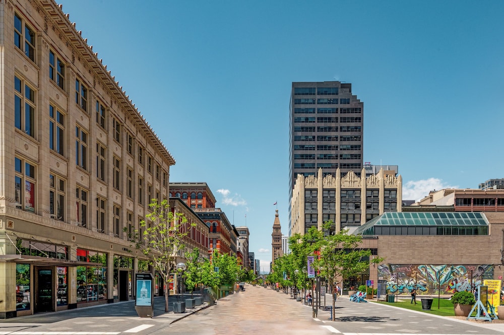 Grand Hyatt Denver 73/78