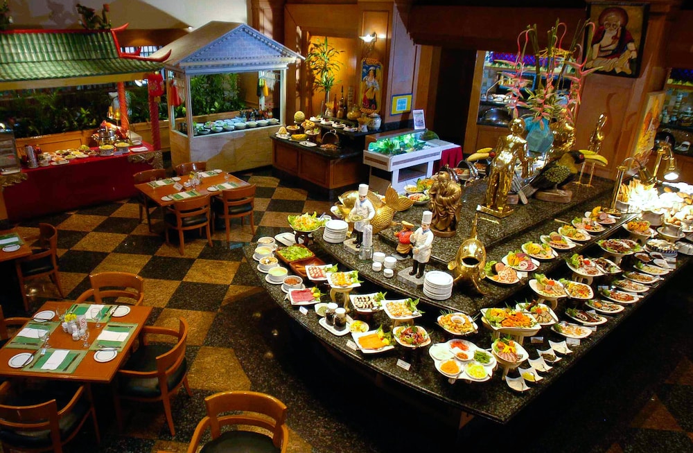 Century Park Hotel 44/76