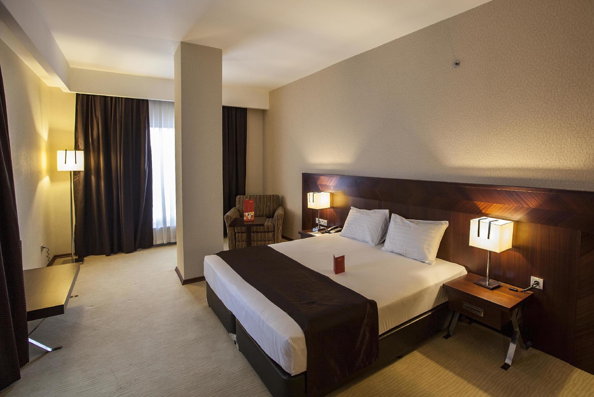 Safir Hotel 6/23