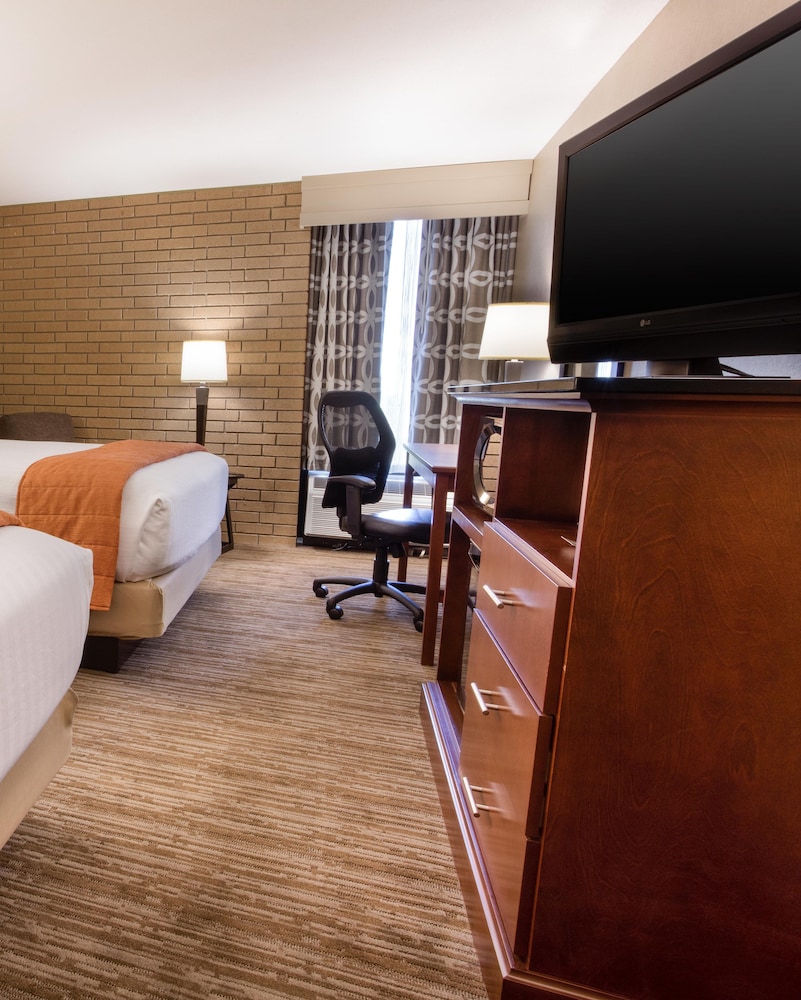 Drury Inn and Suites Kansas City Airport 8/33
