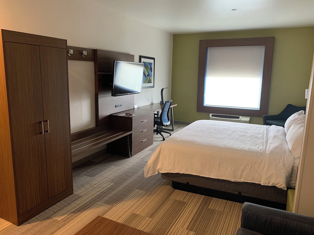 Holiday Inn Express Hotel And Suites Beaumont Oak Valley 30/66