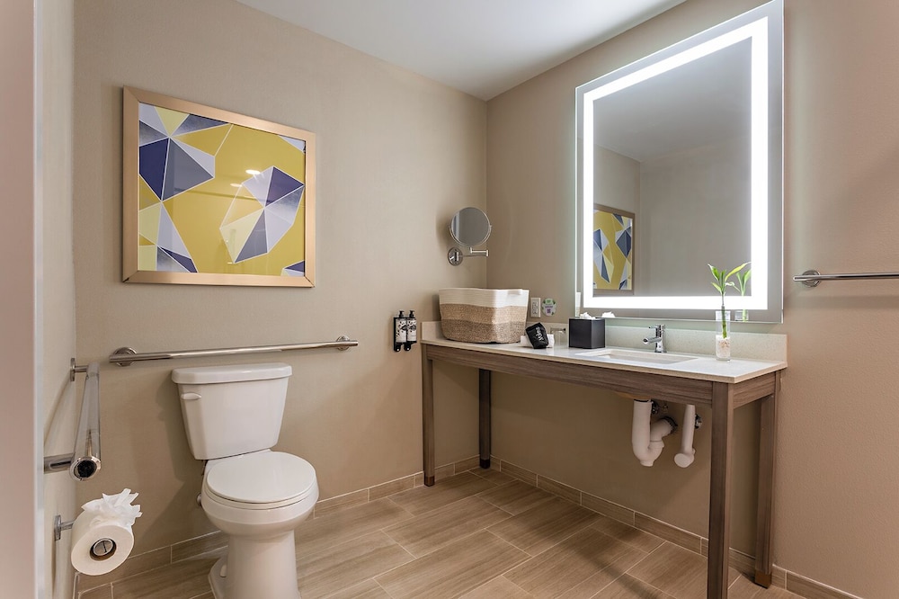 جناح ثلاثي بسرير كينج لذوي الإعاقة، Pestana Orlando Suites Lake Buena Vista 6/10