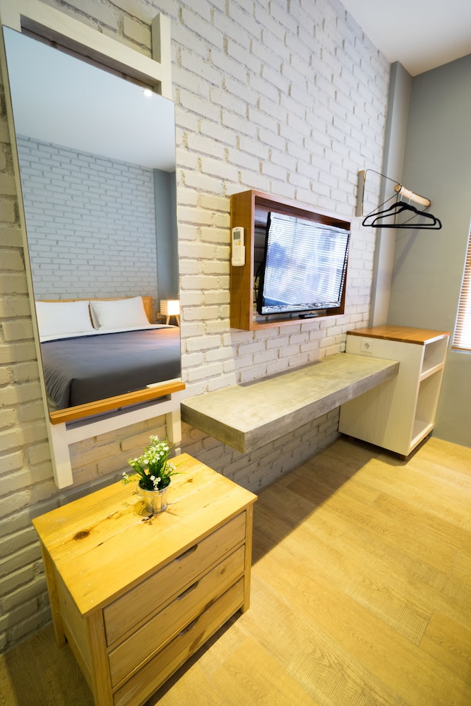 Summerbird - Bed And Brasserie 47/63