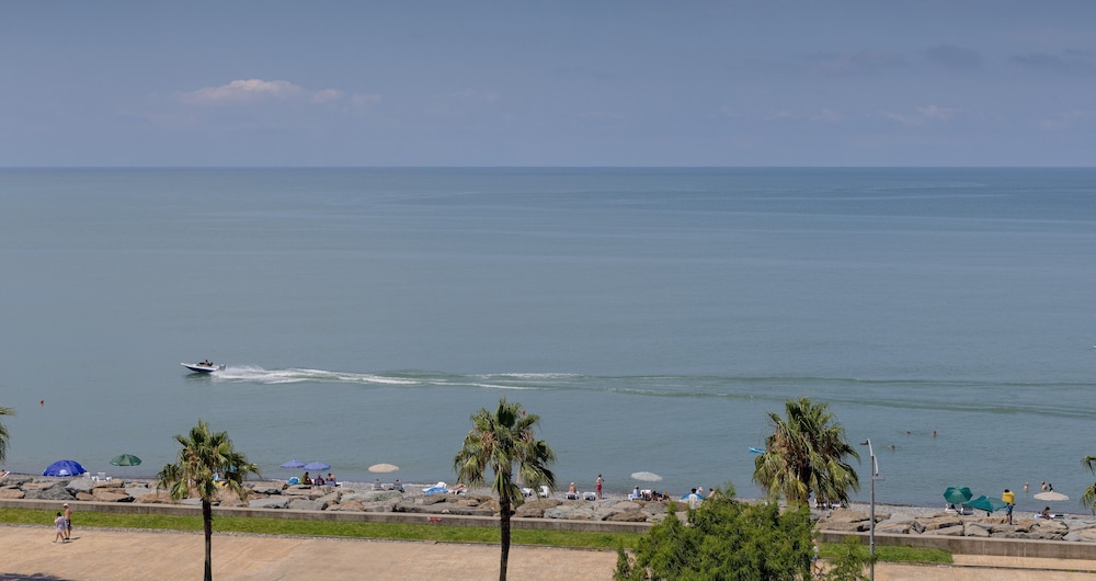 Aqua Batumi Hotel & Apartments 36/46