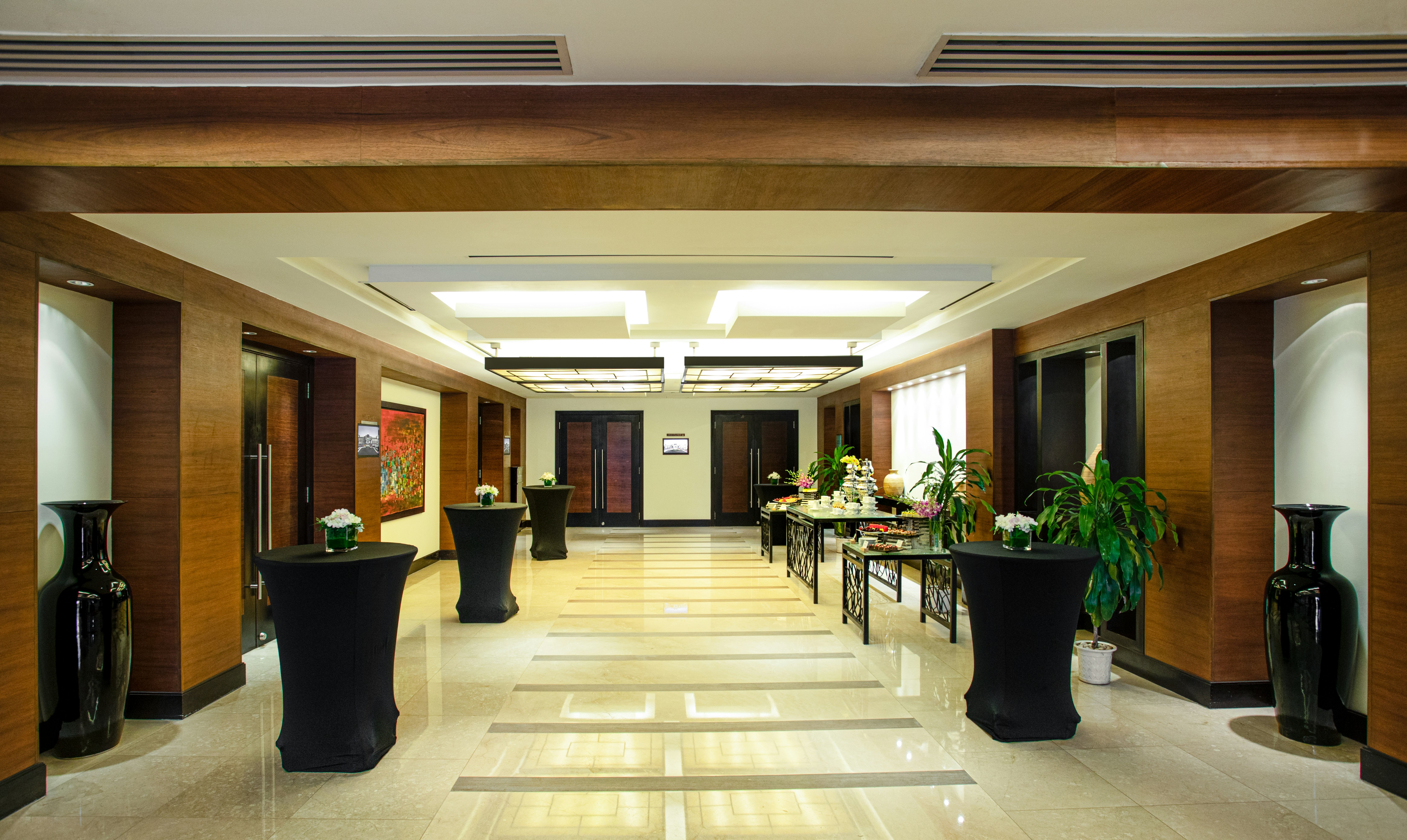 Intercontinental Hanoi Westlake 10/78