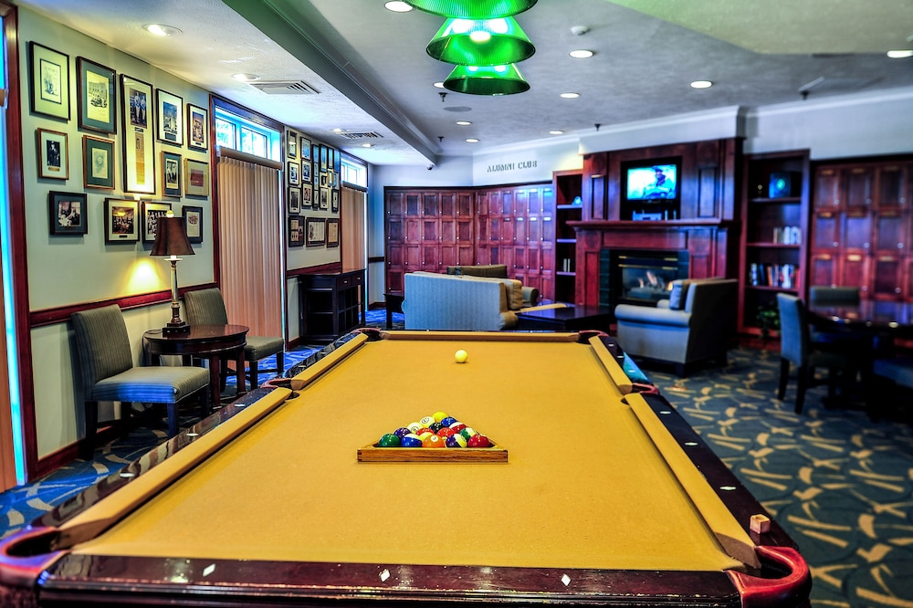 Hilton Vacation Club Varsity Club South Bend, IN 33/56