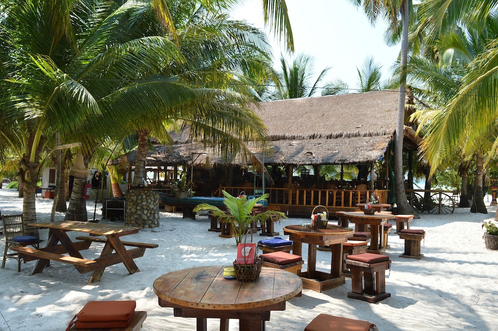 Palm Beach Bungalow Resort 52/66