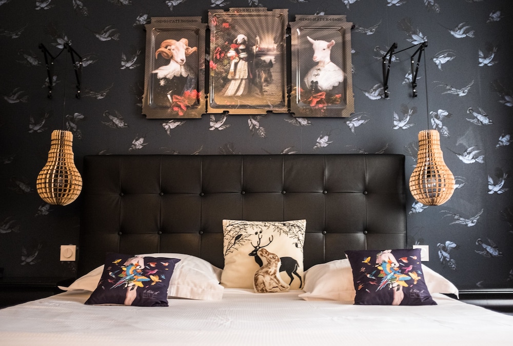 Hotel Mademoiselle 37/50