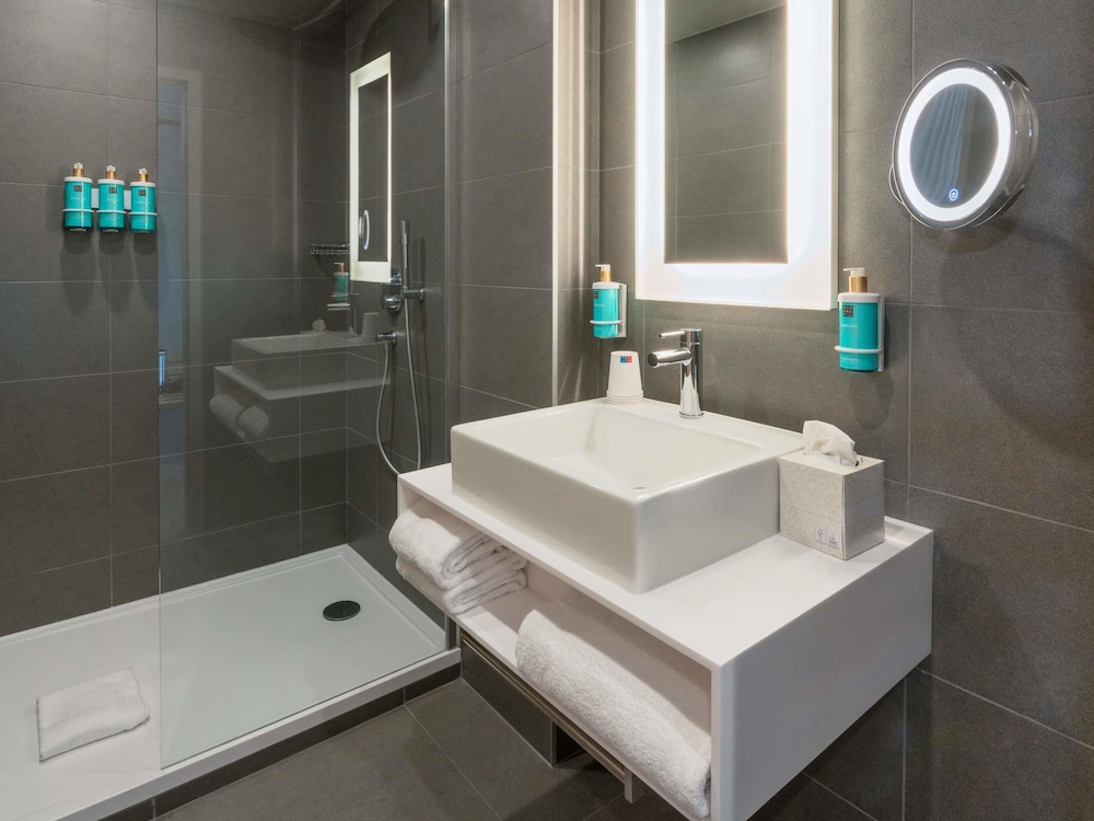 NOVOTEL BELLEVILLE PARIS 20 68/69