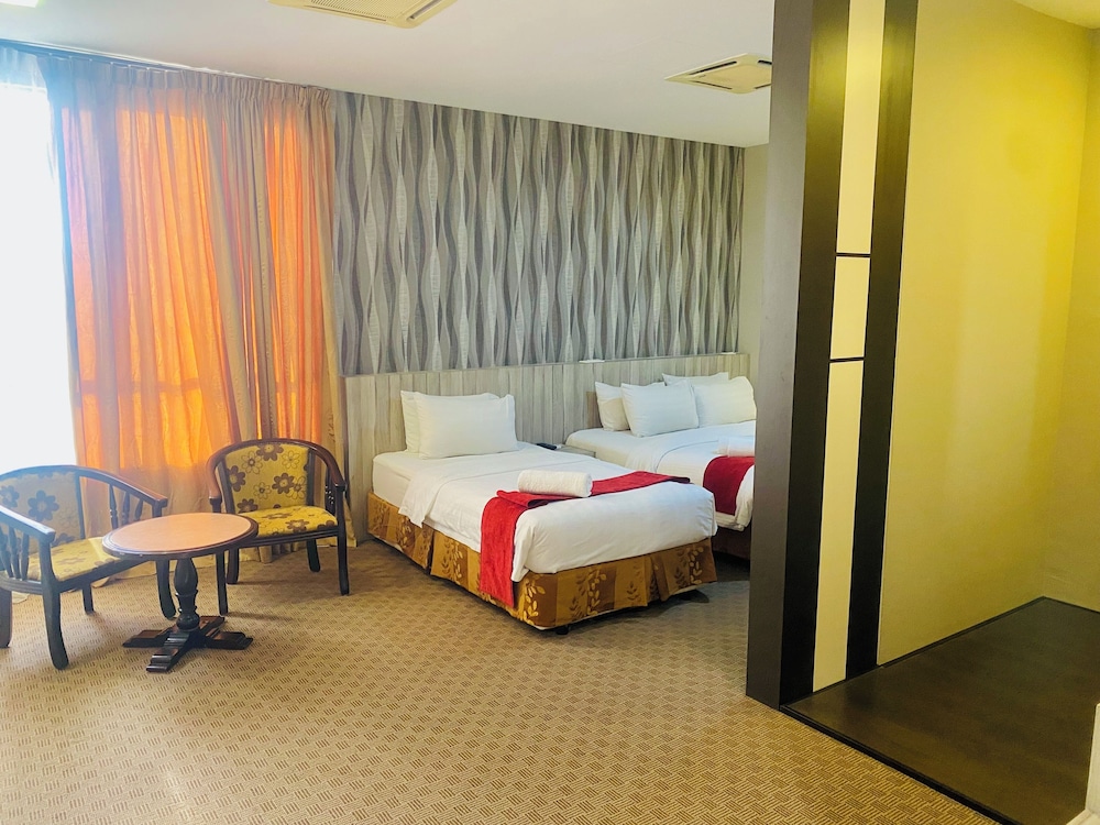 La Boss Hotel 26/56