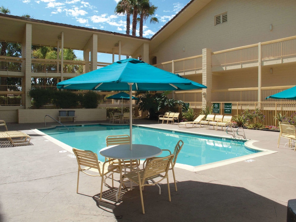 Days Inn by Wyndham San Diego Vista 7/46