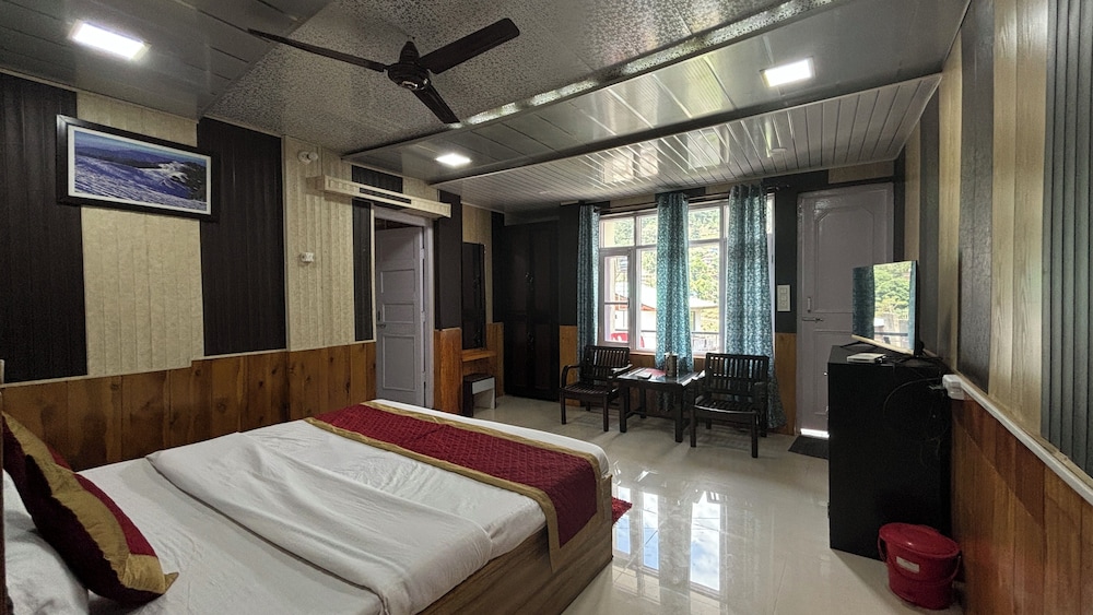 Hotel Ekant Lodge 13/50
