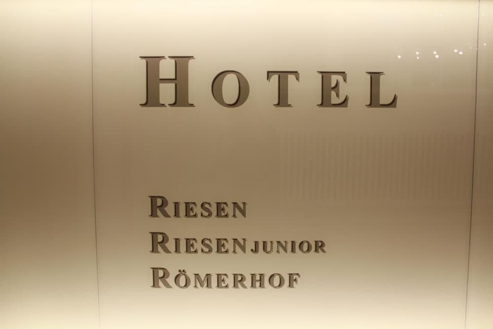 HOTEL RIESENJunior by Trip Inn 20/33