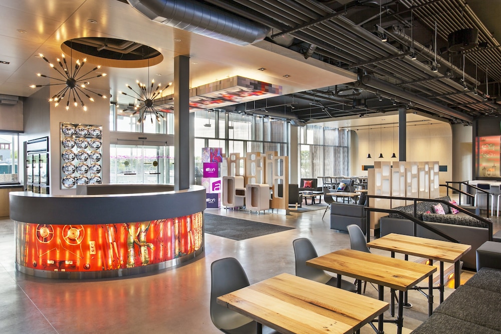Aloft Syracuse Inner Harbor 24/29