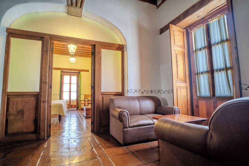 Hotel Casa del Refugio 38/54