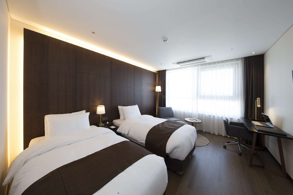 Ramada By Wyndham Daejeon 14/51