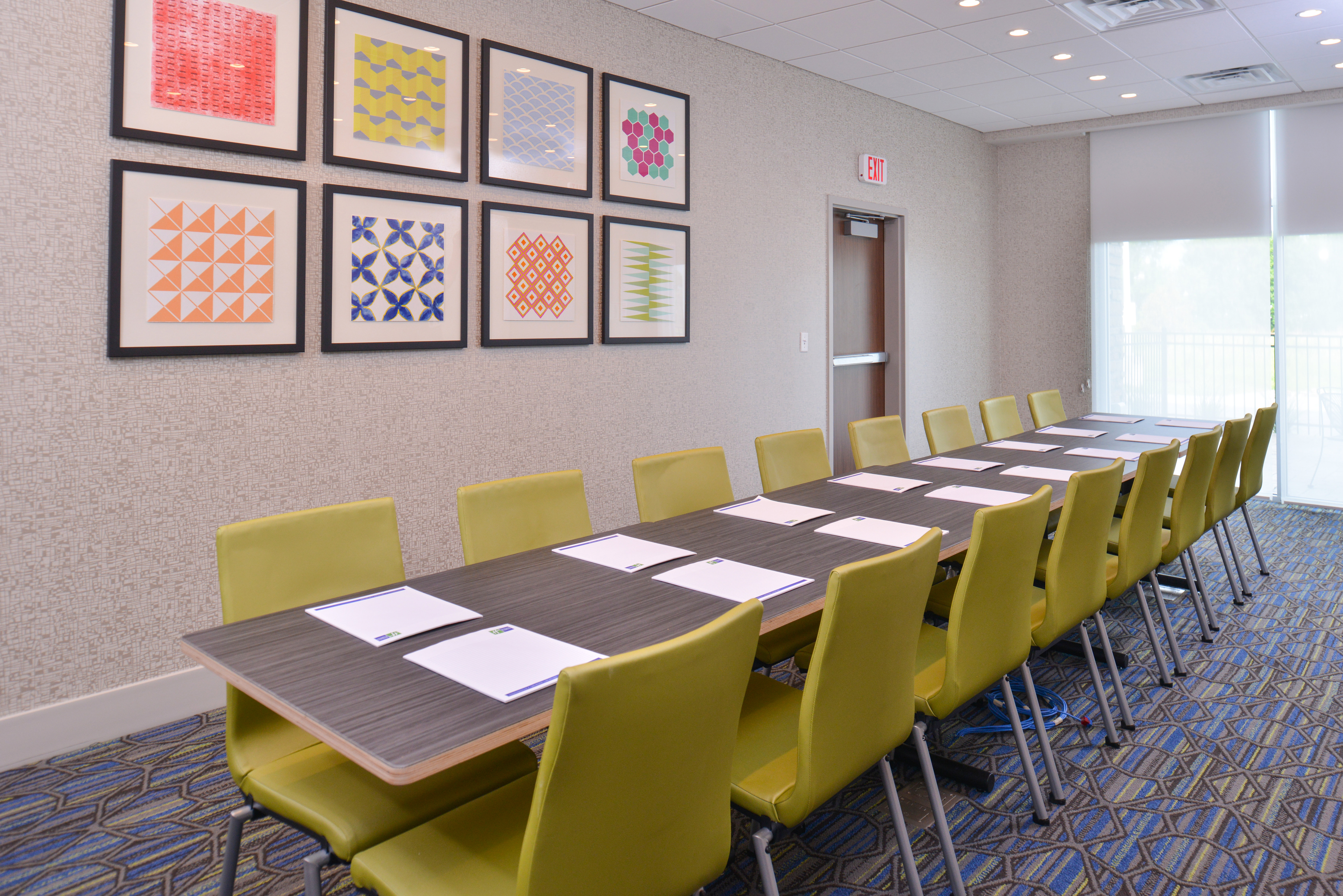 Holiday Inn Express & Suites OMAHA AIRPORT 57/64